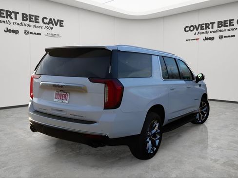 Used 2021 GMC Yukon XL Denali image 5