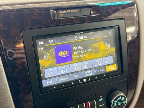 Used 2012 Chevrolet Impala LTZ FWD image 14