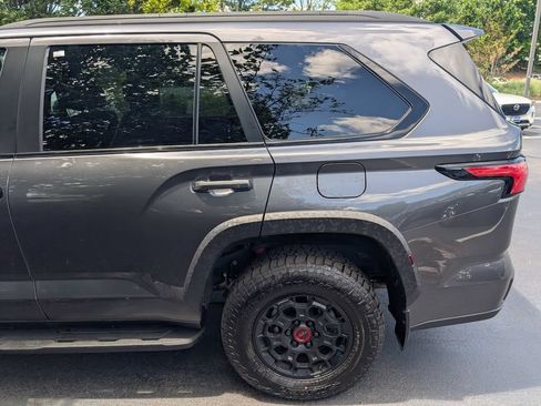 Used 2024 Toyota Sequoia TRD Pro AWD/4WD image 4