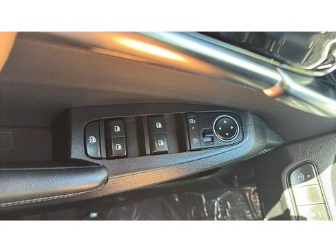 Used 2024 Kia Seltos EX FWD image 32