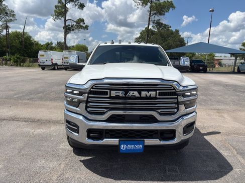 New 2026 RAM 2500 Laramie AWD/4WD image 2