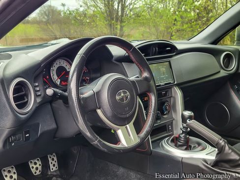 Used 2016 Scion FR-S image 9