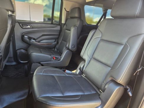 Used 2018 GMC Yukon XL SLT w/ Premium Edition AWD/4WD image 16