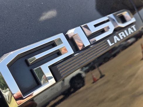 Used 2019 Ford F150 Lariat w/ Equipment Group 502A Luxury AWD/4WD image 10