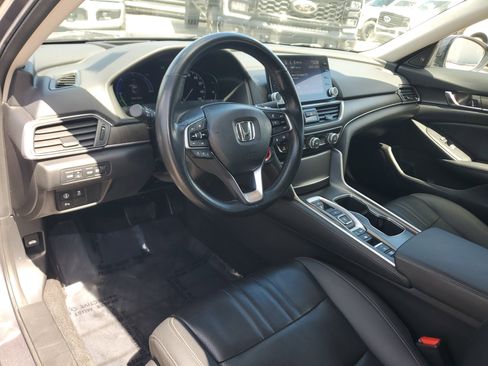 Used 2021 Honda Accord Touring image 9