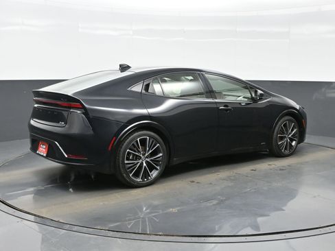 Used 2024 Toyota Prius XLE image 6