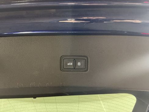 Used 2020 Audi Q8 Prestige image 31