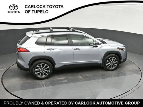 Used 2025 Toyota Corolla Cross XLE w/ Convenience Package AWD/4WD image 35