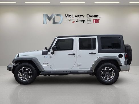 Used 2018 Jeep Wrangler Unlimited Sport AWD/4WD image 3