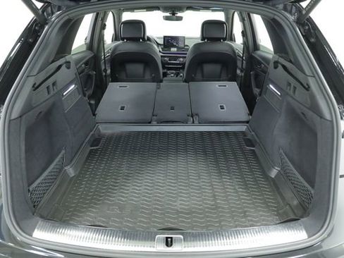 Used 2022 Audi SQ5 Prestige w/ Prestige Package image 42