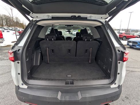 Used 2018 Chevrolet Traverse LT image 12