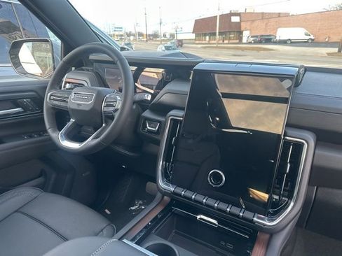 New 2026 GMC Yukon XL Denali w/ Sun & Power Step Package AWD/4WD image 33