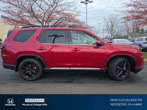 New 2025 Honda Pilot Touring image 25