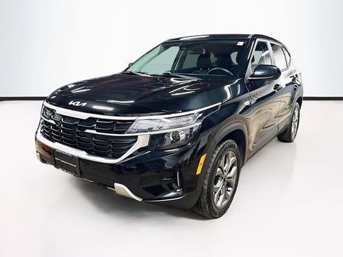 Used 2024 Kia Seltos LX AWD/4WD image 3
