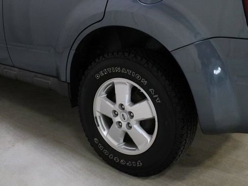 Used 2010 Ford Escape XLT image 25