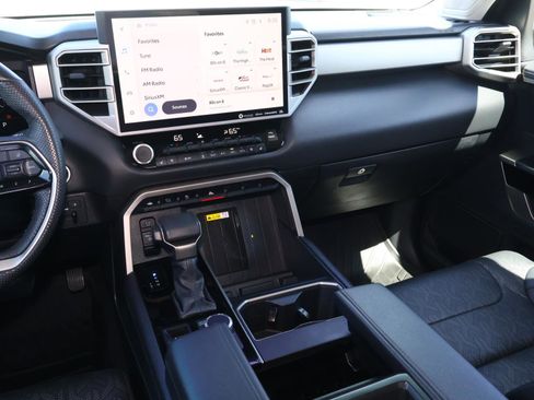 Used 2024 Toyota Tundra Limited image 12