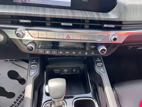 Certified 2025 Kia Telluride SX FWD image 17