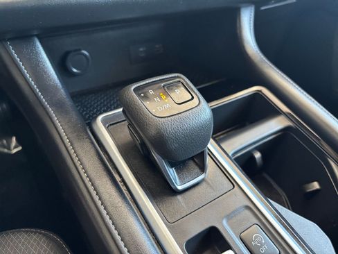Used 2025 Nissan Pathfinder SV FWD image 44