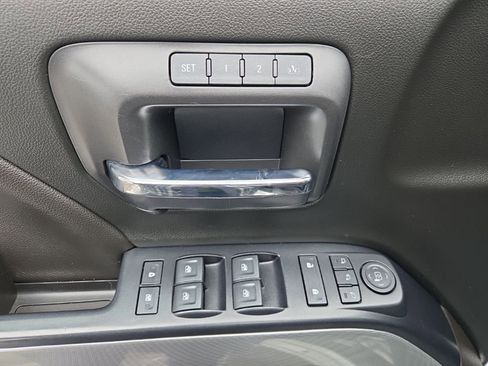 Used 2018 Chevrolet Silverado 1500 LTZ Z71 image 12