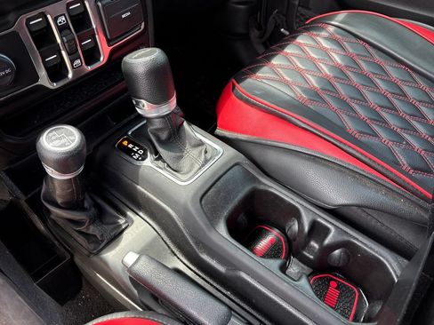 Used 2022 Jeep Gladiator Sport AWD/4WD image 27