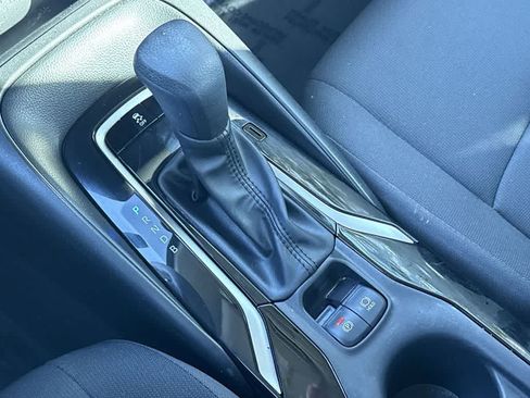 Used 2022 Toyota Corolla LE FWD image 21