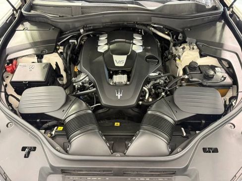 Used 2019 Maserati Levante AWD/4WD image 34