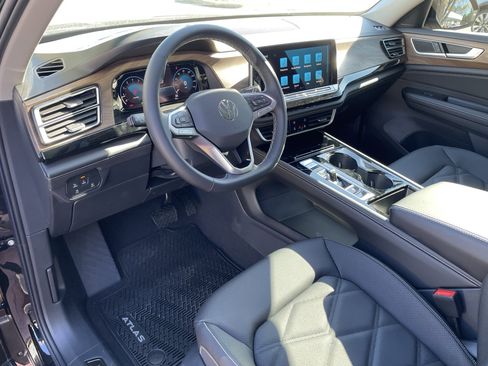 New 2026 Volkswagen Atlas SE image 17