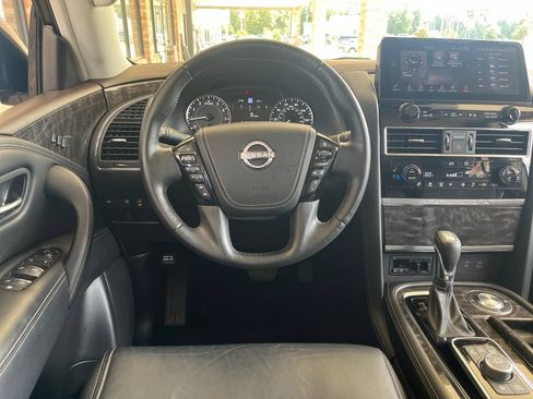 Used 2022 Nissan Armada Platinum w/ Captain's Chairs Package RWD image 16