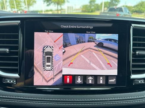 New 2025 Chrysler Pacifica Limited w/ Uconnect Theater Family Group FWD image 67