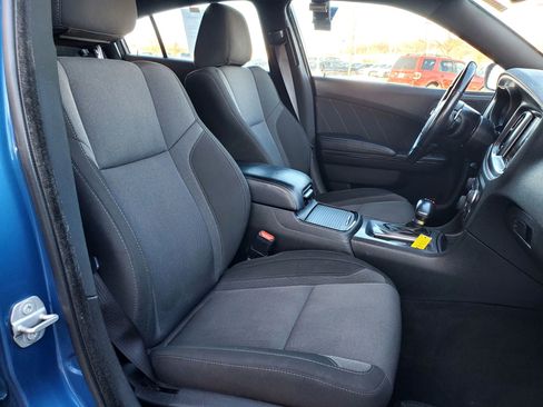 Used 2022 Dodge Charger SXT w/ Blacktop Package image 12