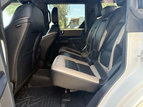 Used 2024 Ford Bronco Wildtrak AWD/4WD image 11