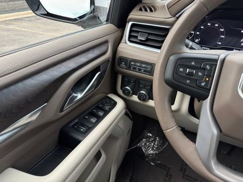 Used 2022 GMC Yukon Denali AWD/4WD image 36