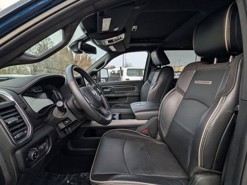 Used 2024 RAM 2500 Laramie w/ Night Edition image 11