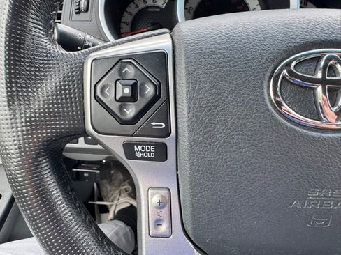 Used 2015 Toyota Tacoma 4x4 Double Cab w/ TRD Off-Road Package image 18