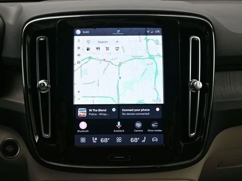 Used 2023 Volvo XC40 B4 Ultimate w/ Protection Package Premier FWD image 14