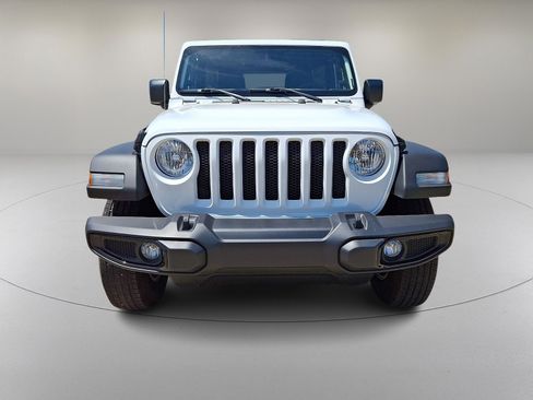 Used 2018 Jeep Wrangler Unlimited Sport S AWD/4WD image 3