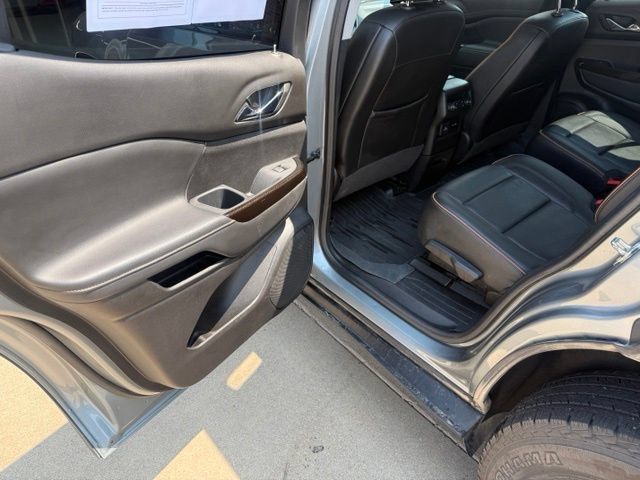 Used 2023 GMC Acadia AT4 w/ Technology Package AWD/4WD image 18