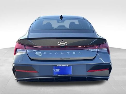 New 2026 Hyundai Elantra SEL Sport Premium FWD image 4