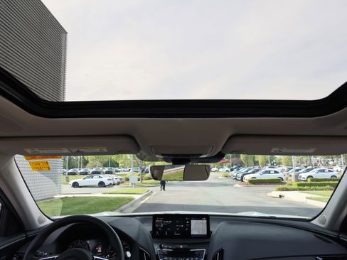 Used 2025 Acura RDX SH-AWD w/ Advance Package image 31