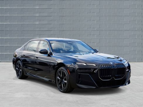 New 2026 BMW 740i w/ Premium Package image 1