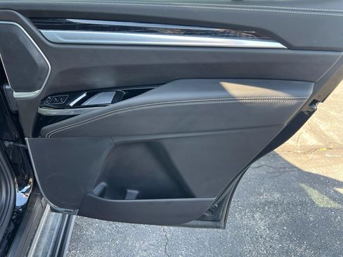 Used 2025 Cadillac Escalade Sport w/ LPO, Floor Liner Package AWD/4WD image 18