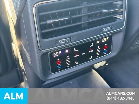 Used 2025 Audi RS Q8 performance image 28