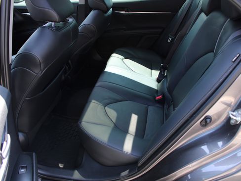 Used 2020 Toyota Camry XSE image 13