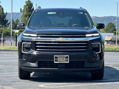 Used 2025 Chevrolet Traverse LT AWD/4WD image 9