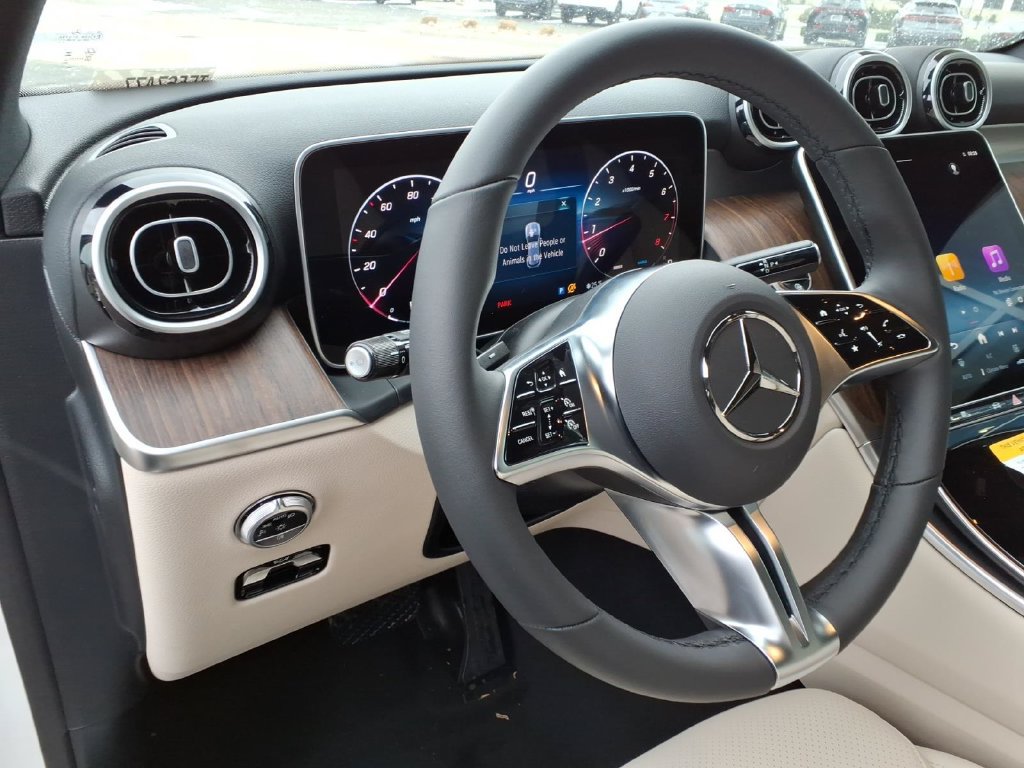 Used 2026 Mercedes-Benz GLC 300 4MATIC image 16