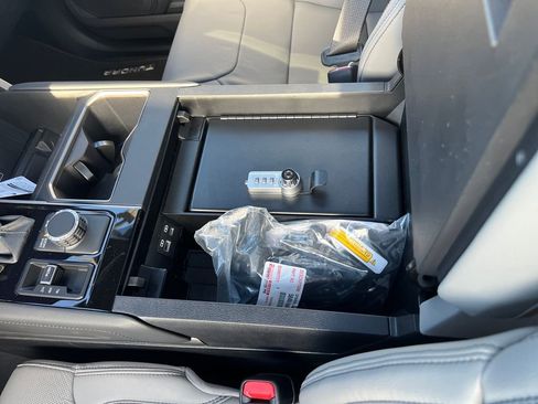 New 2026 Toyota Tundra Limited image 27