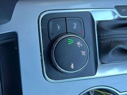 Used 2021 Chevrolet Blazer LT FWD image 12