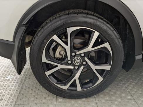 Used 2018 Toyota C-HR XLE image 32