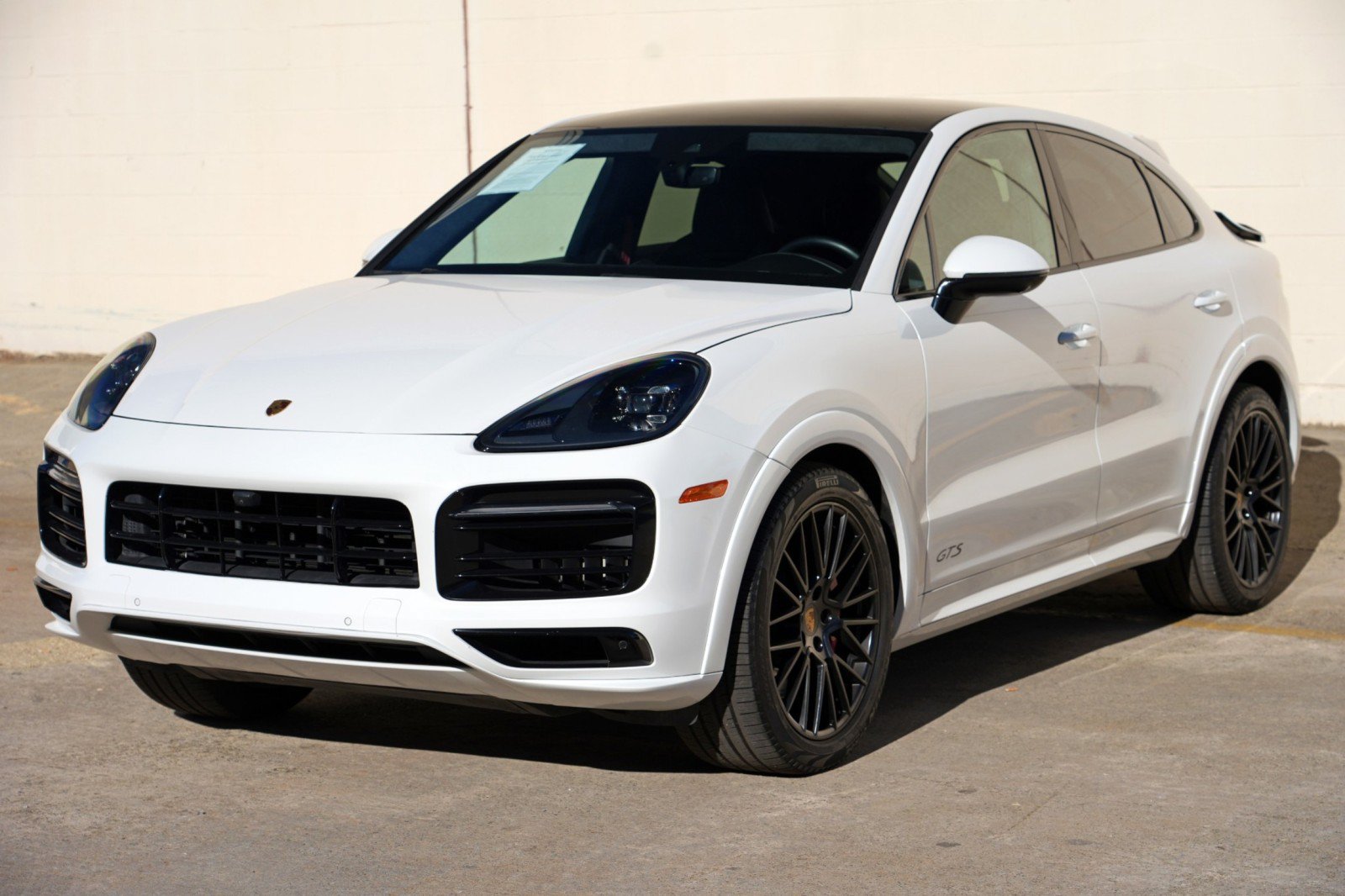 Used 2022 Porsche Cayenne GTS w/ Towing Package w/o Tow Ball AWD/4WD image 51