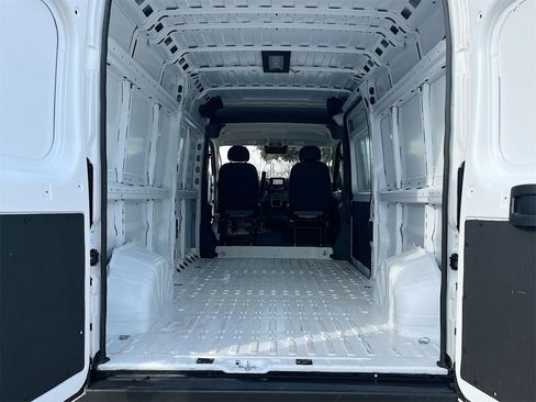 Used 2025 RAM ProMaster 3500 w/ Convenience Group image 22
